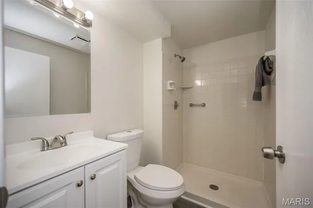 $349,900 | 136 Universal Drive, St. Peters, MO 63376