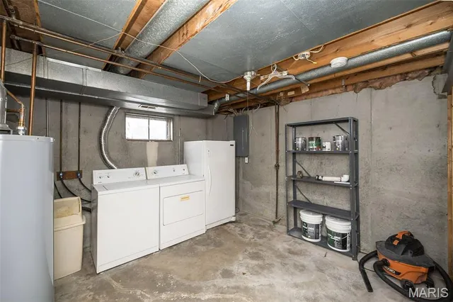 $349,900 | 136 Universal Drive, St. Peters, MO 63376