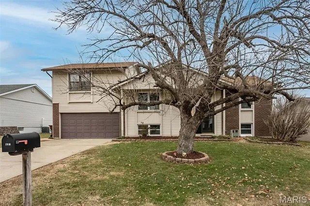 $349,900 | 136 Universal Drive, St. Peters, MO 63376