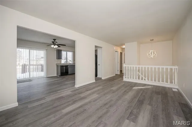 $349,900 | 136 Universal Drive, St. Peters, MO 63376