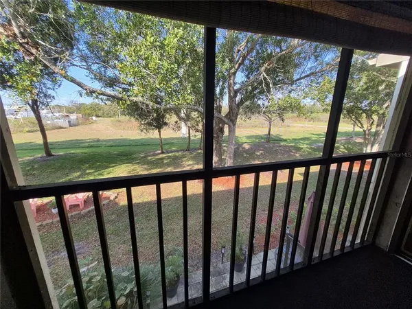 $1,750 | 114 Meadow Lane, Unit 114, Oldsmar, FL 34677