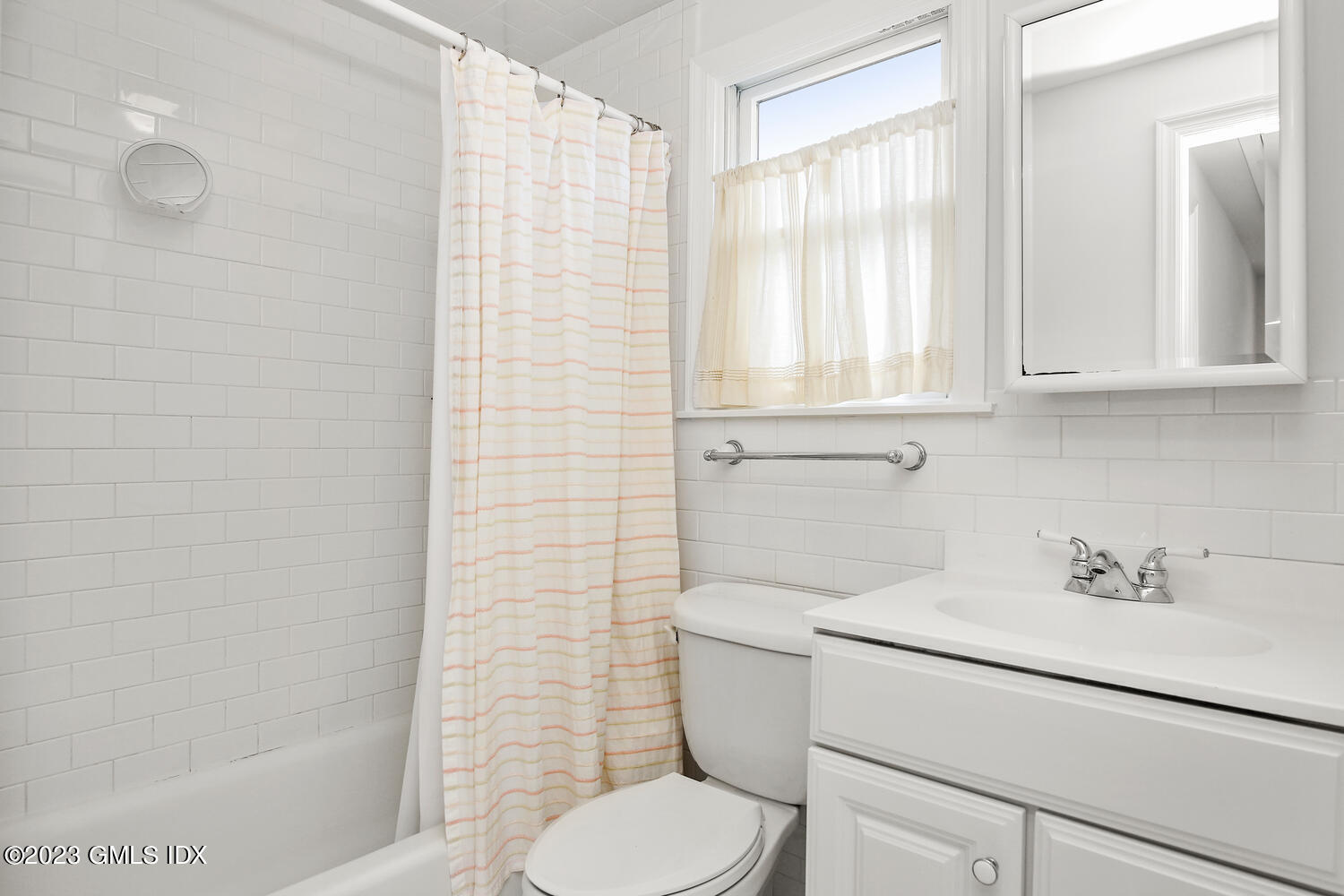 72 Orchard Street Cos Cob, CT 06807 - Photo 15 of 21 70 Orchard St Cos cob CT 06807-large-016
