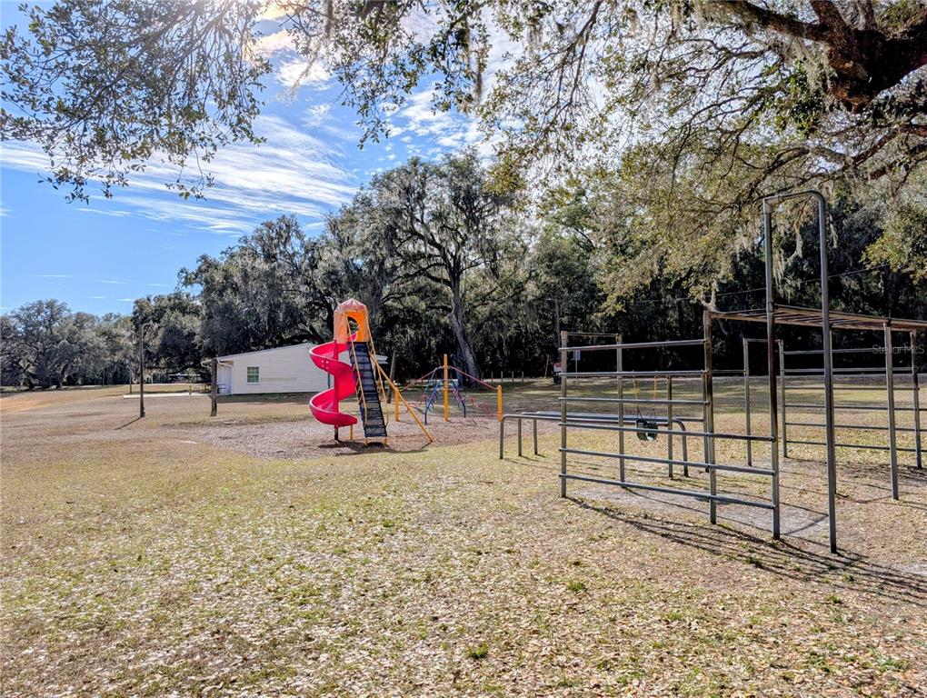 Southwest 109th Place Dunnellon, FL 34432 - Photo 10 of 15 a view of outdoor space with garden