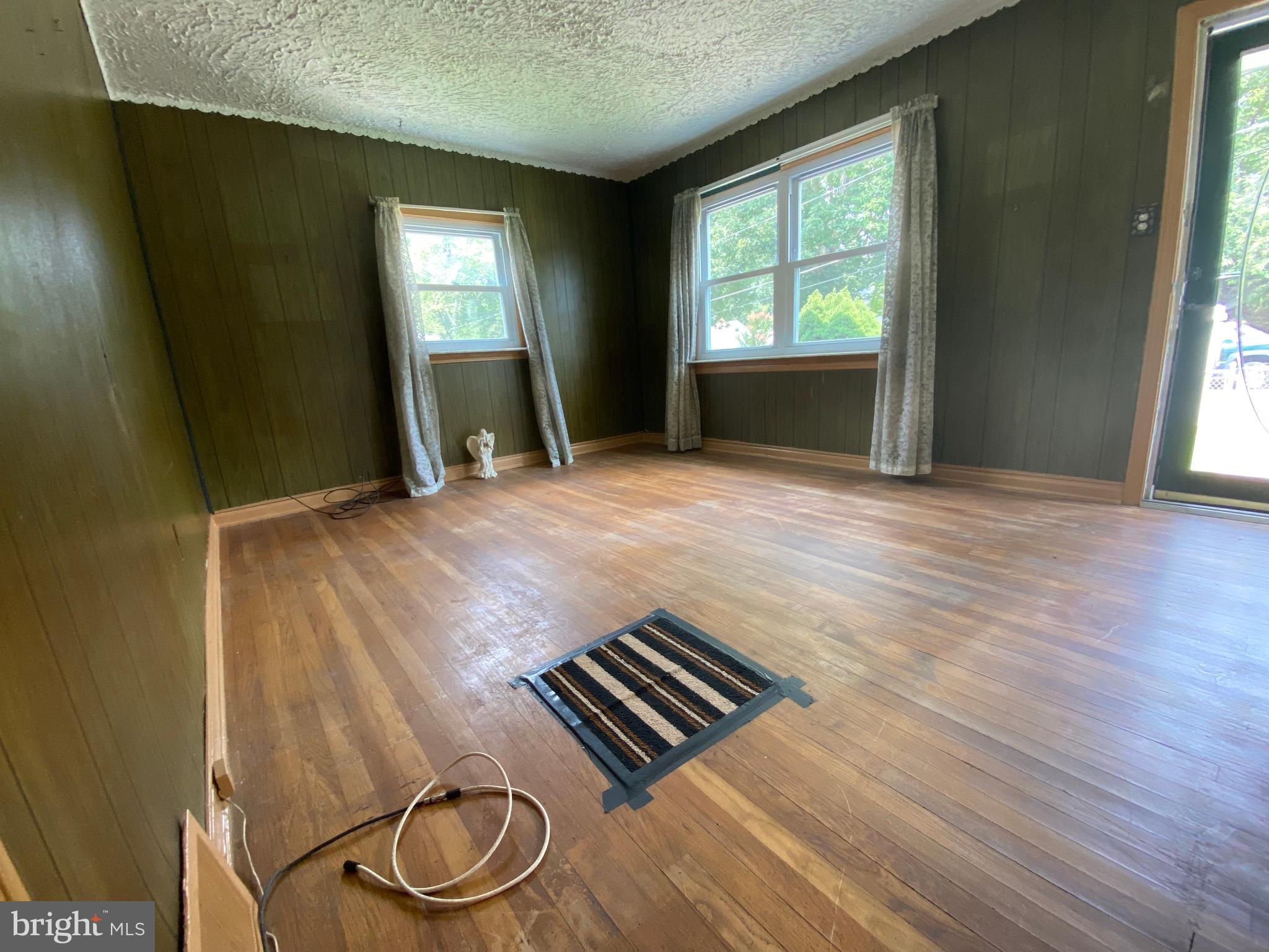 4512 Furman Road Rockville, MD 20853 - Photo 14 of 38