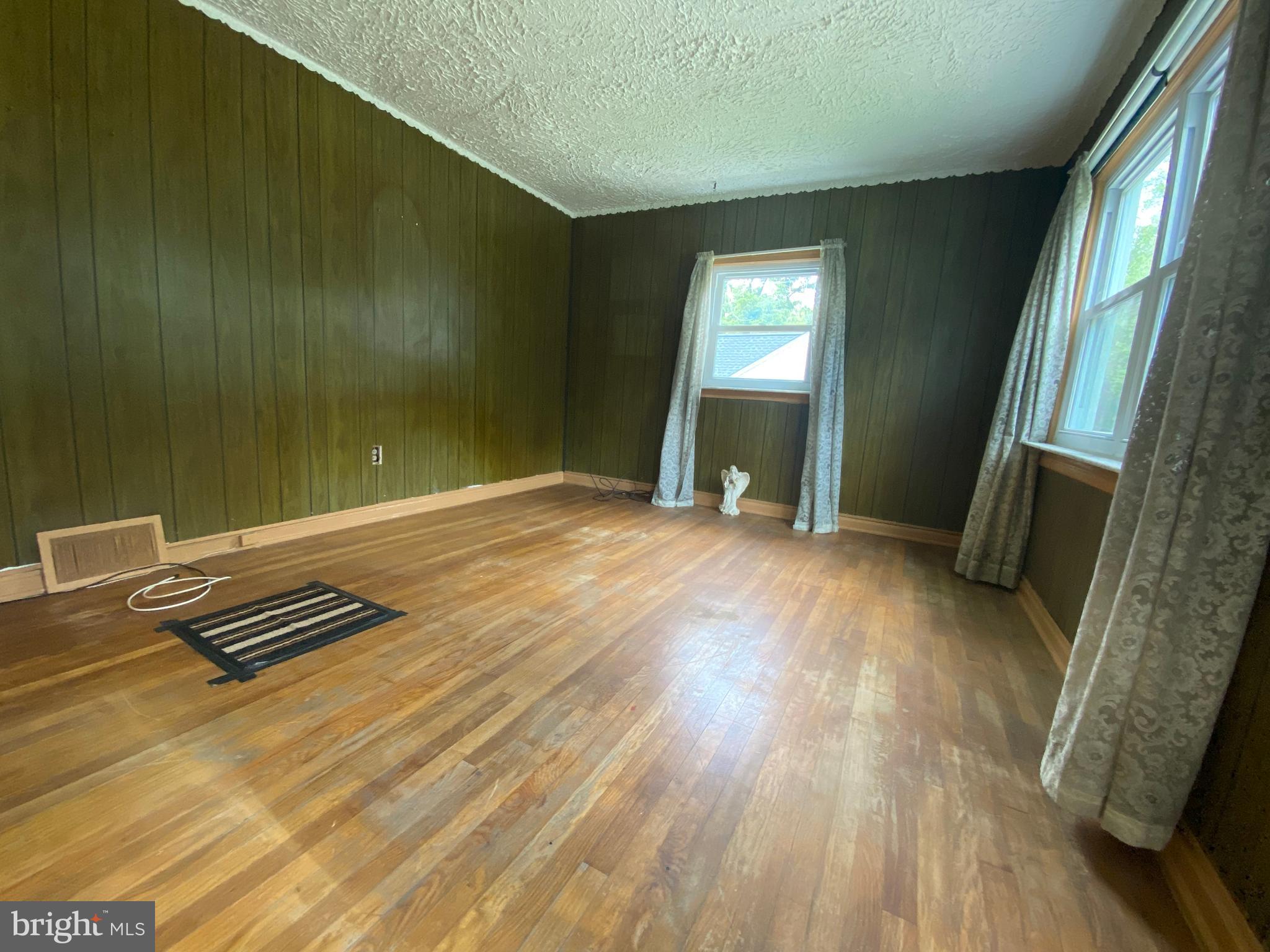 4512 Furman Road Rockville, MD 20853 - Photo 17 of 38