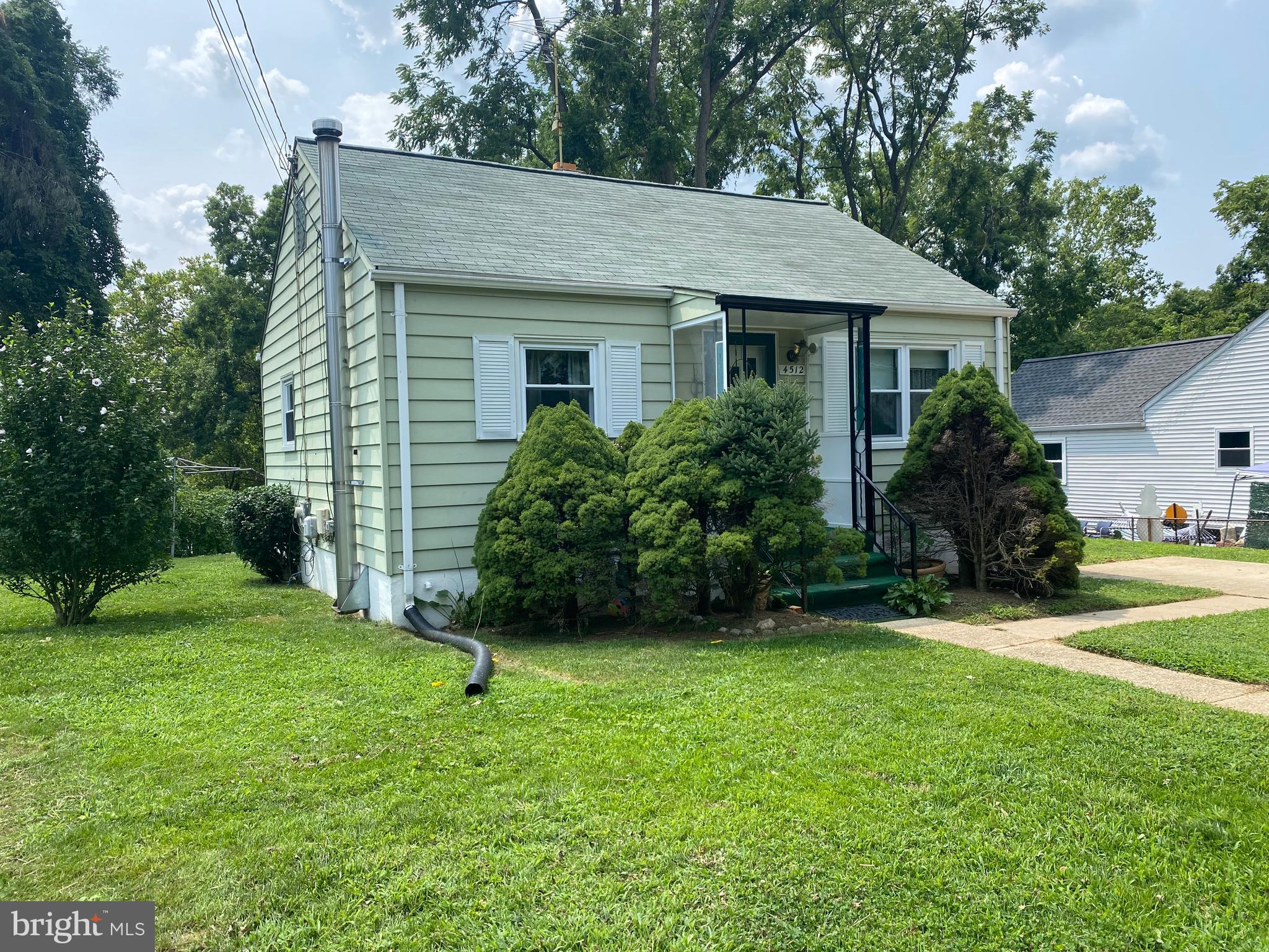 4512 Furman Road Rockville, MD 20853 - Photo 3 of 38