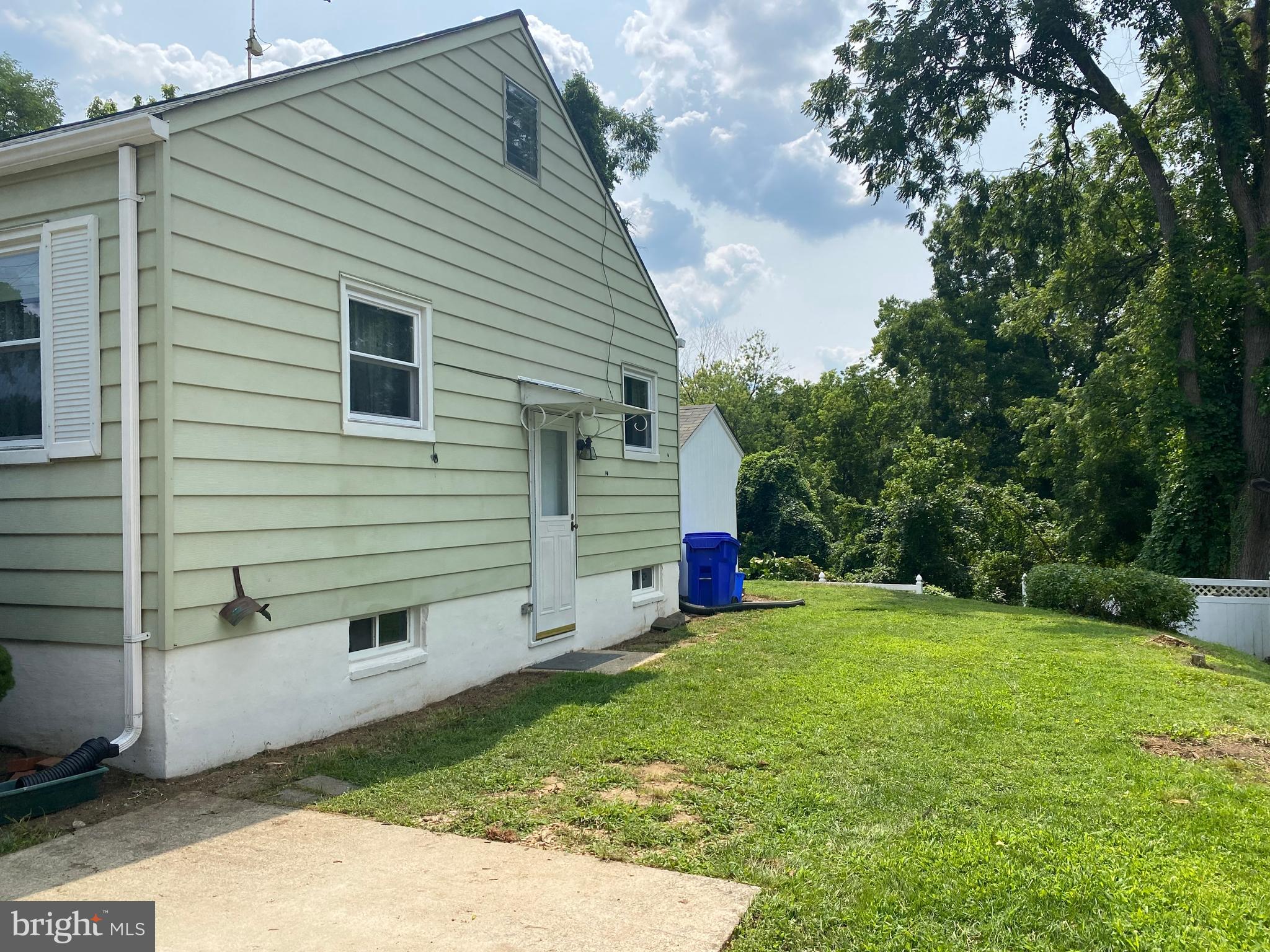 4512 Furman Road Rockville, MD 20853 - Photo 5 of 38