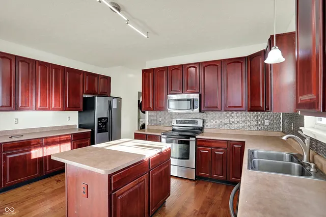 $427,000 | 2161 Silver Rose Drive, Avon, IN 46123