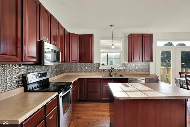 $427,000 | 2161 Silver Rose Drive, Avon, IN 46123