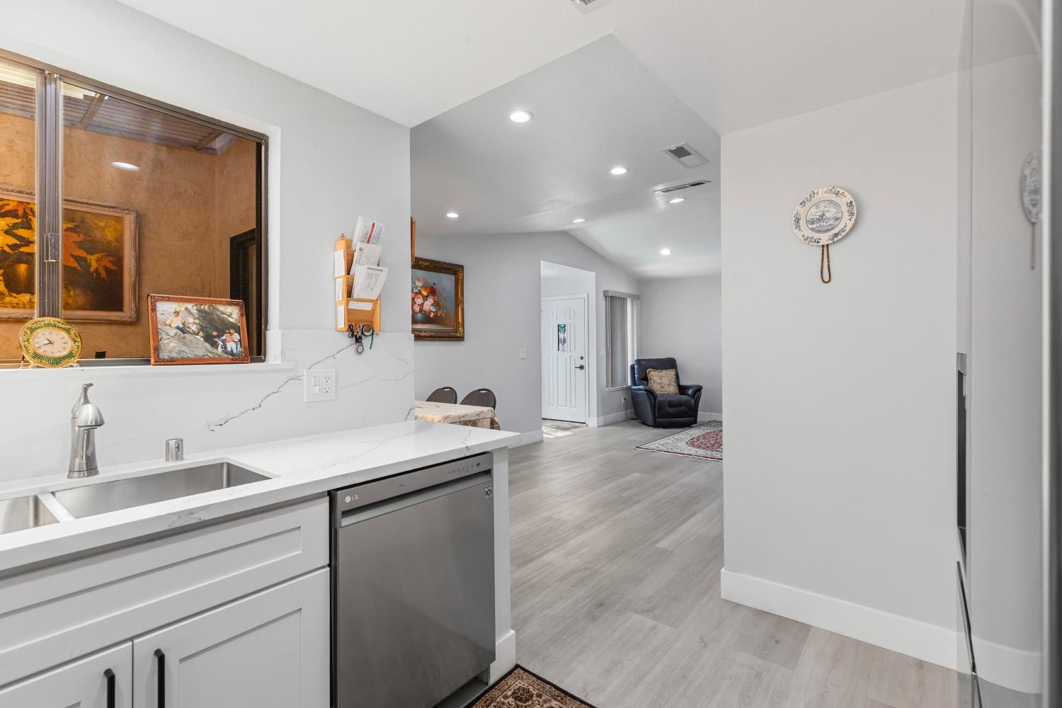 3068 Radford Way Turlock, CA 95382 - Photo 9 of 18