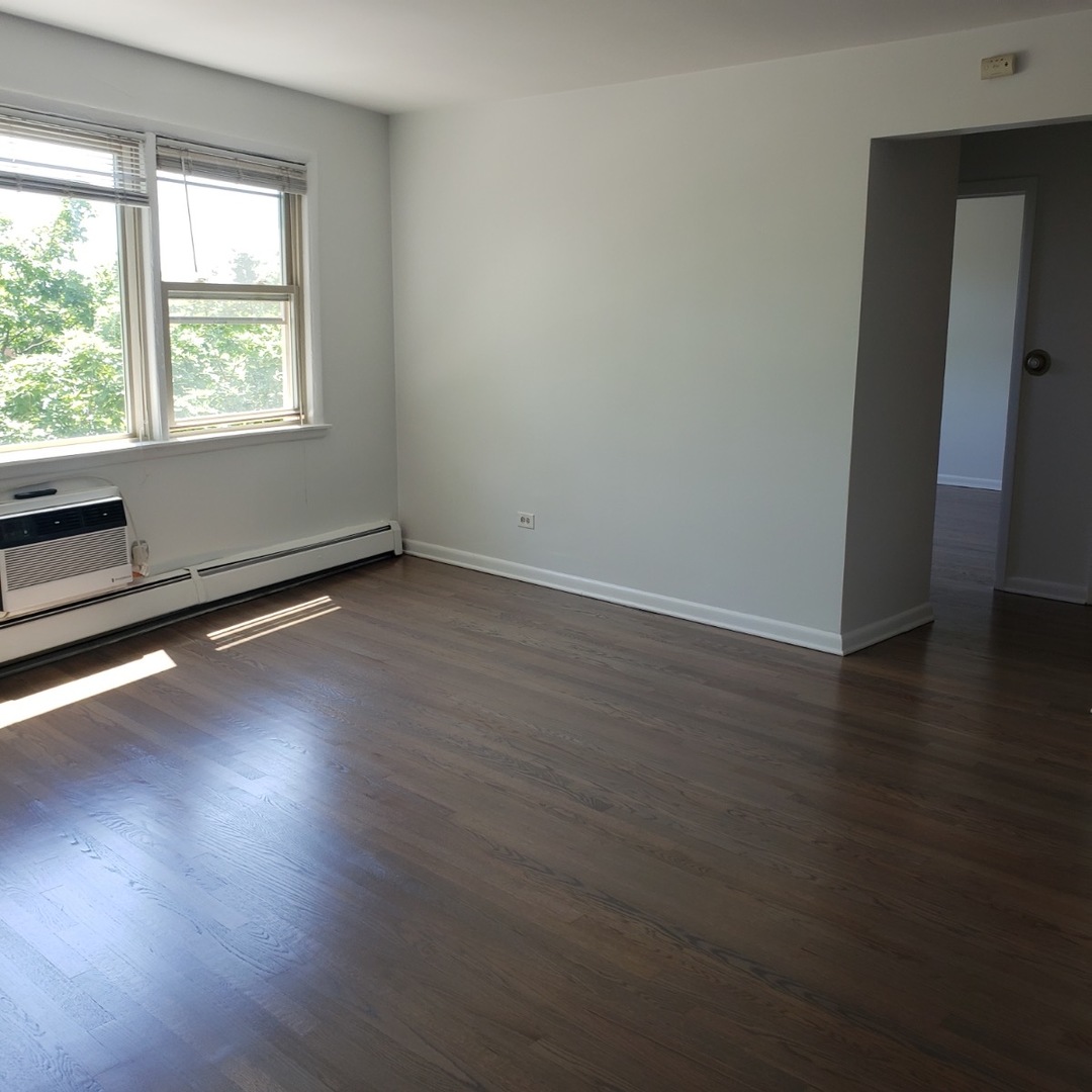 8537 Niles Center Road, Unit 3B Skokie, IL 60077 - Photo 4 of 9