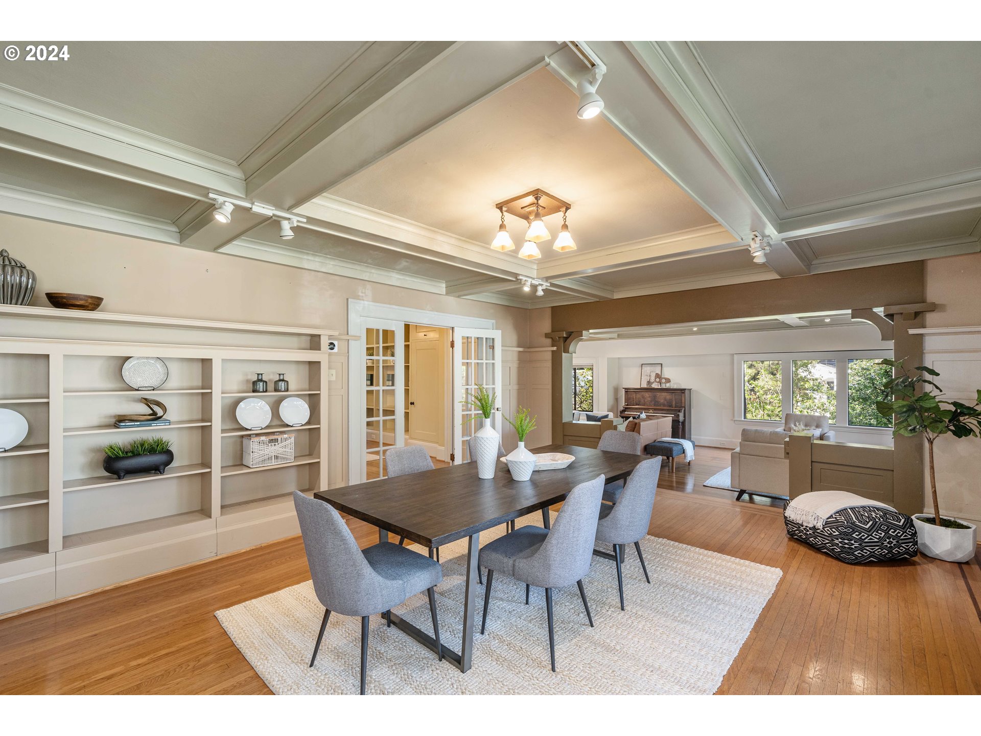 3795 Southwest Chehalem Avenue Portland, OR 97239 - Photo 8 of 47 Gallery Image 8