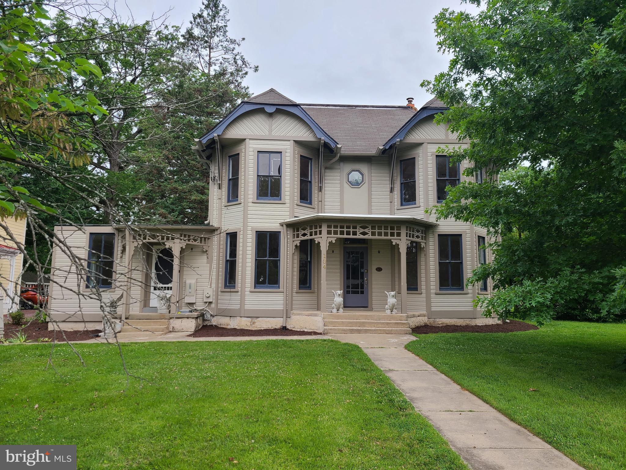 104 Chestnut Street -- historic home.