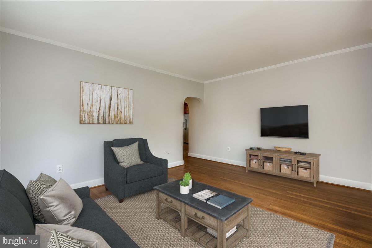 104 Chestnut Street Gaithersburg, MD 20877 - Photo 17 of 44 Main Level Family Room