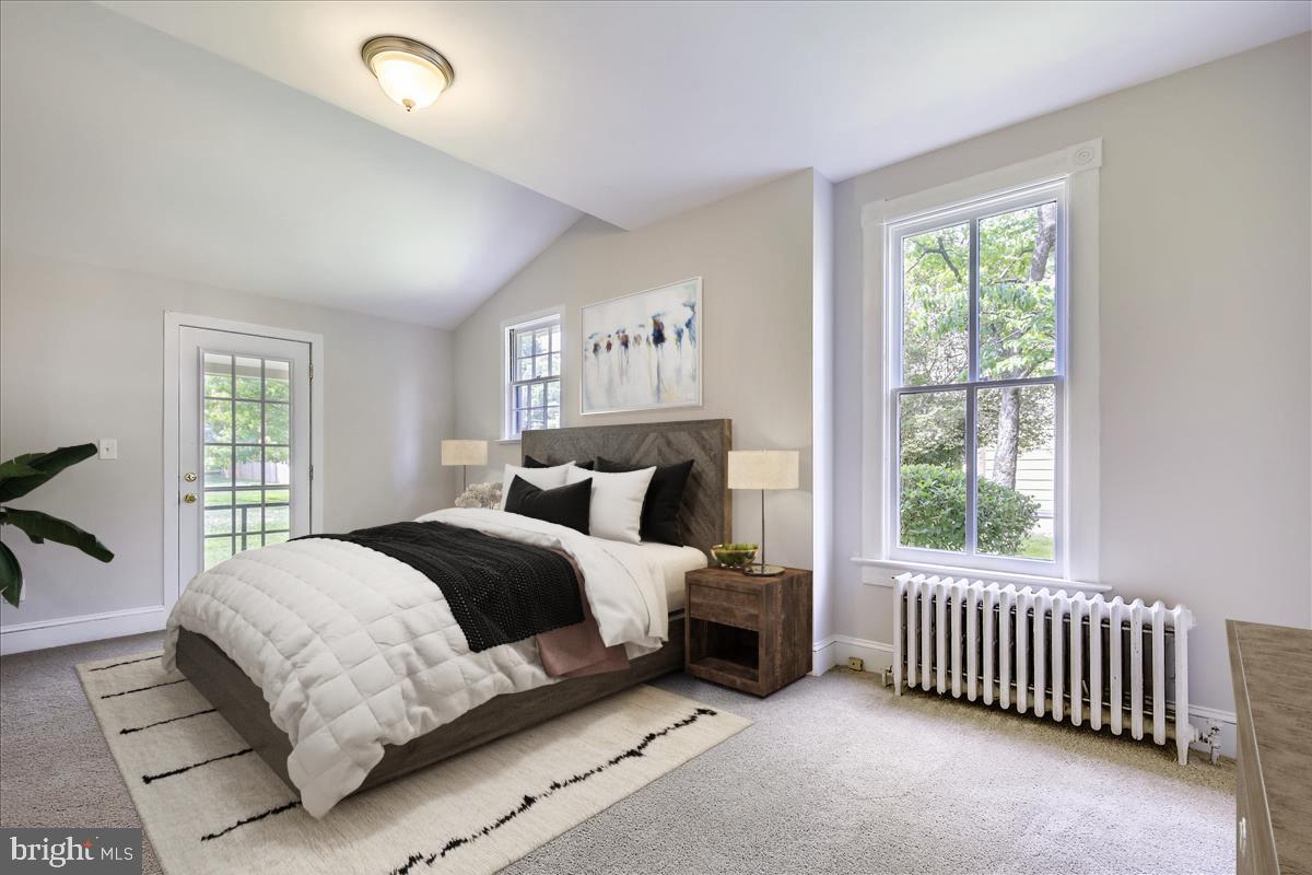 104 Chestnut Street Gaithersburg, MD 20877 - Photo 19 of 44 Main floor primary bedroom