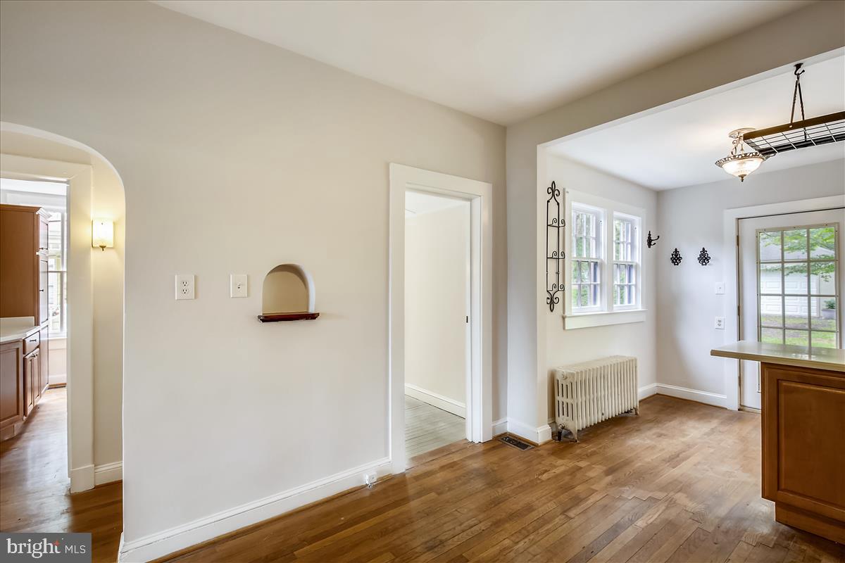 104 Chestnut Street Gaithersburg, MD 20877 - Photo 24 of 44 Kitchen