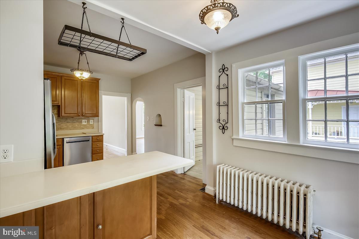 104 Chestnut Street Gaithersburg, MD 20877 - Photo 27 of 44 Kitchen