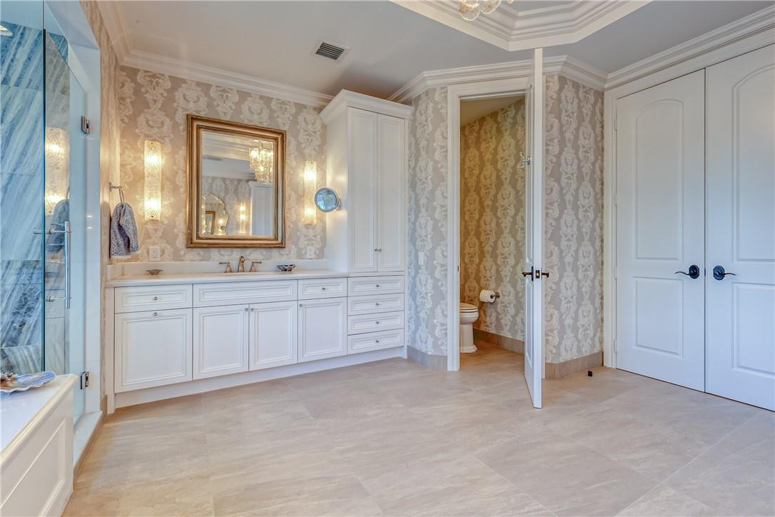 2320 Northeast 34th Court Lighthouse Point, FL 33064 - Photo 43 of 97 Separate water closet in master bathroom