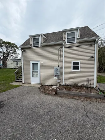 $1,200 | 24 Child Street, Unit A, Portsmouth, RI 02871