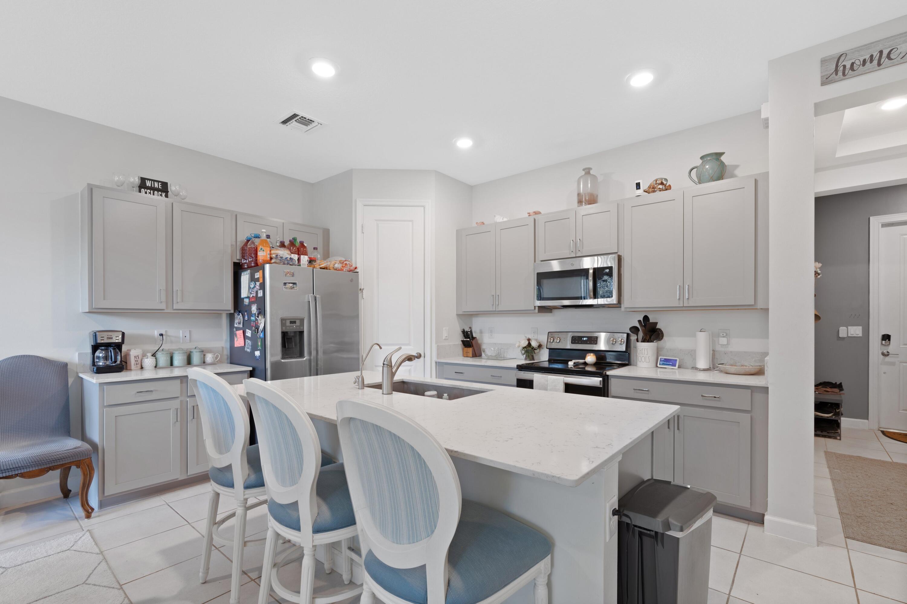 1026 Willow Place Riviera Beach, FL 33410 - Photo 3 of 18 DSC04713.jpg-SMALL
