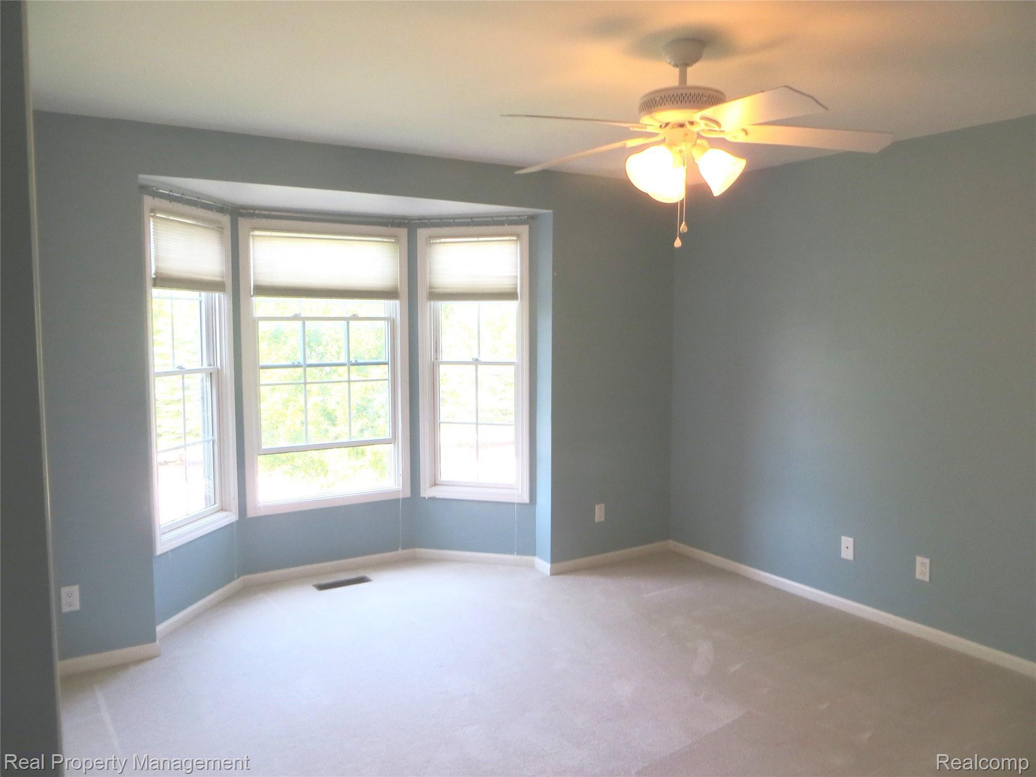 5650 Stonehaven Boulevard Rochester, MI 48306 - Photo 20 of 59 IMG_6638.JPG