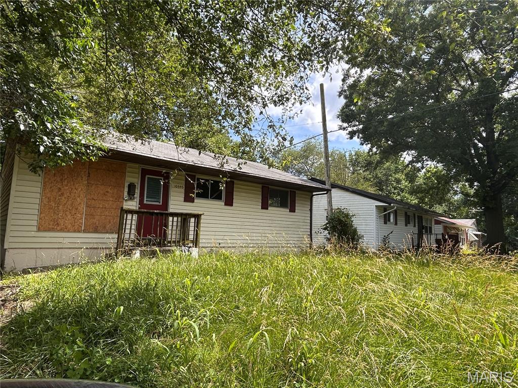 10546 Spring Garden Drive St. Louis, MO 63137 - Photo 3 of 4