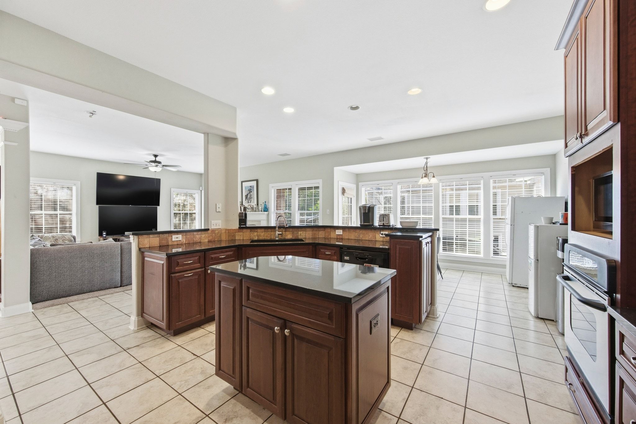 2413 Enfield Road Austin, TX 78703 - Photo 8 of 38