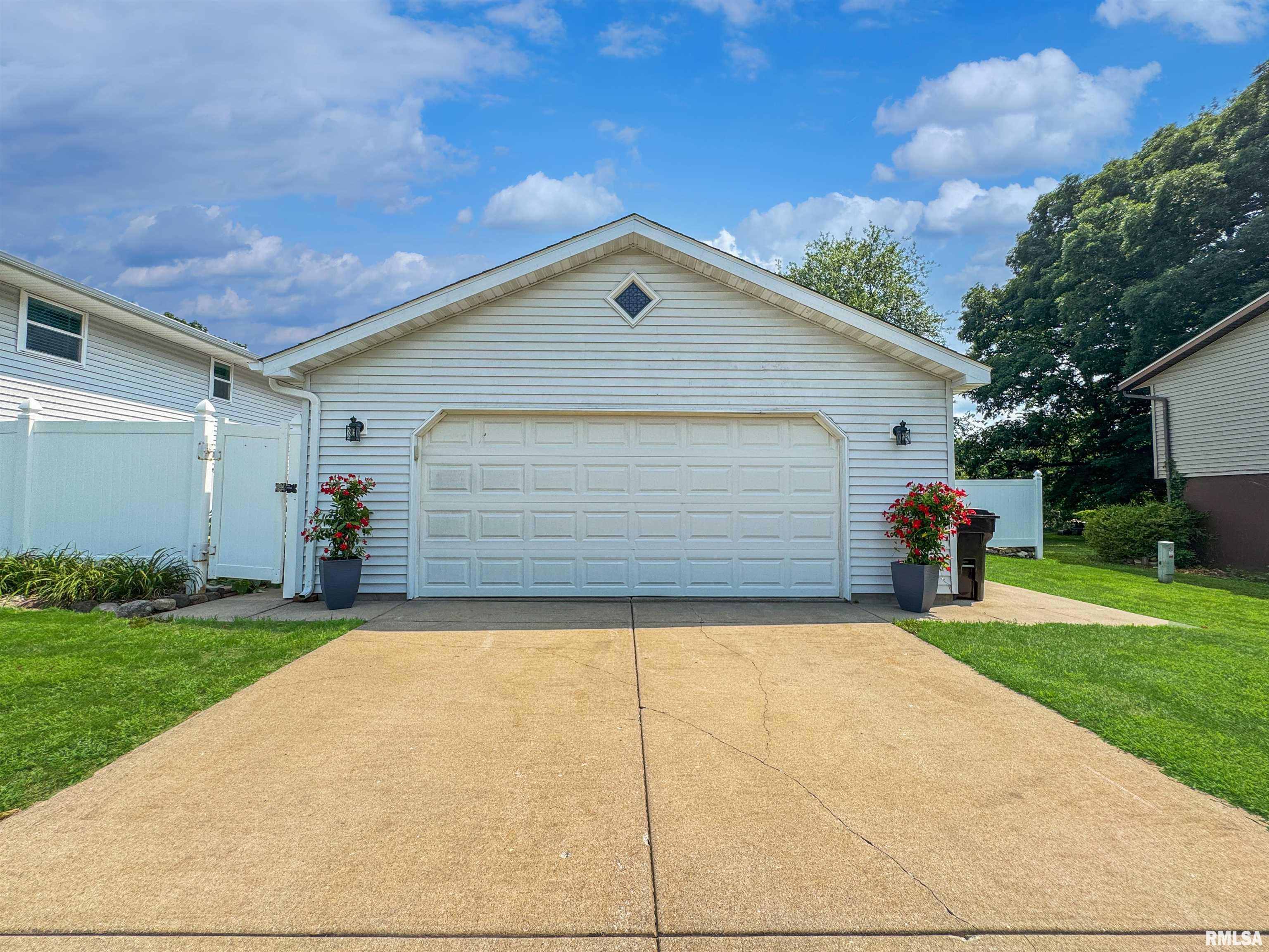 200 Kickapoo Drive East Peoria, IL 61611 - Photo 33 of 46