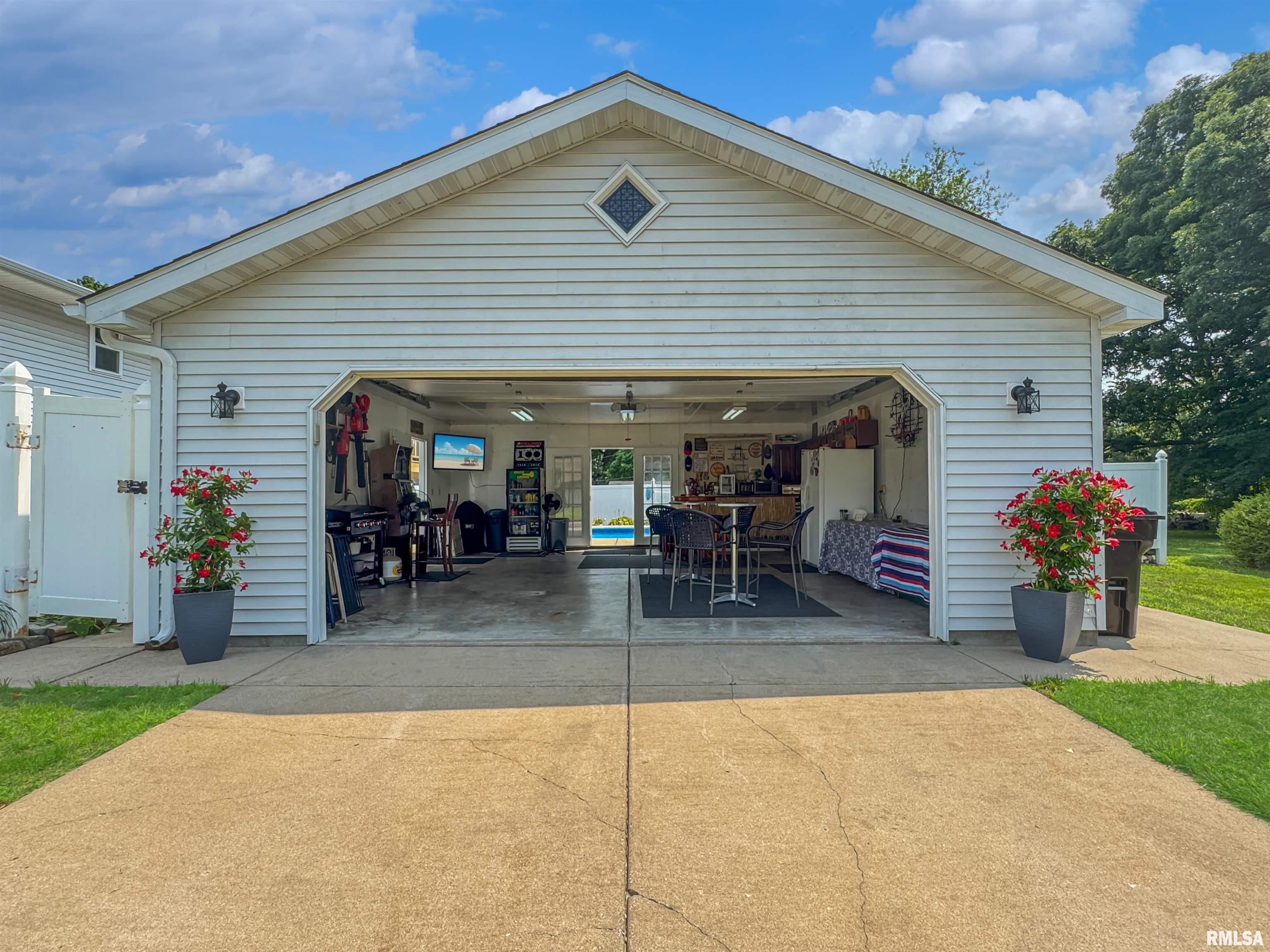 200 Kickapoo Drive East Peoria, IL 61611 - Photo 35 of 46