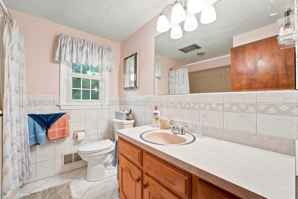 12 Swanson Road Framingham, MA 01701 - Photo 28 of 42