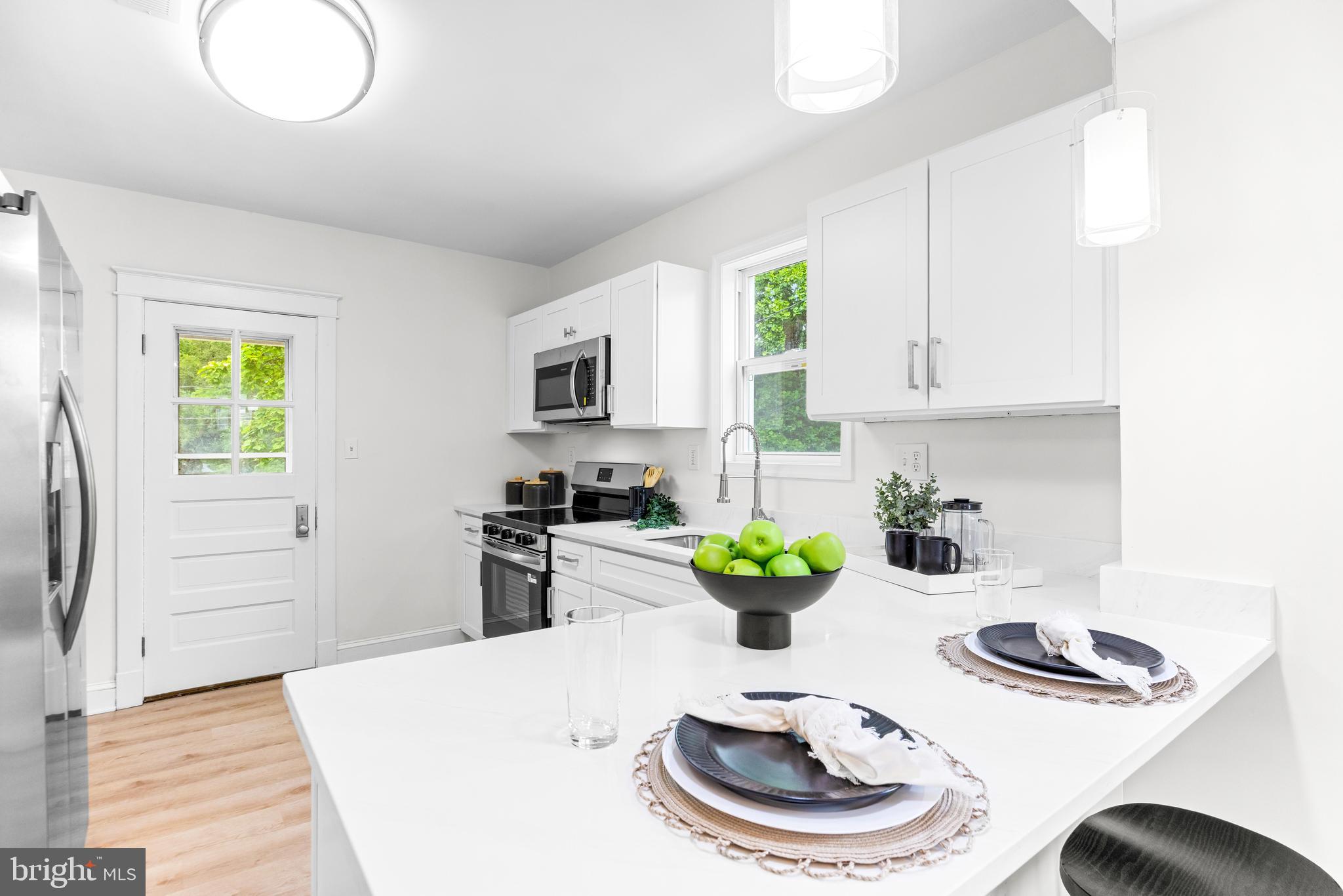 5559 Ashbourne Road Baltimore, MD 21227 - Photo 8 of 31