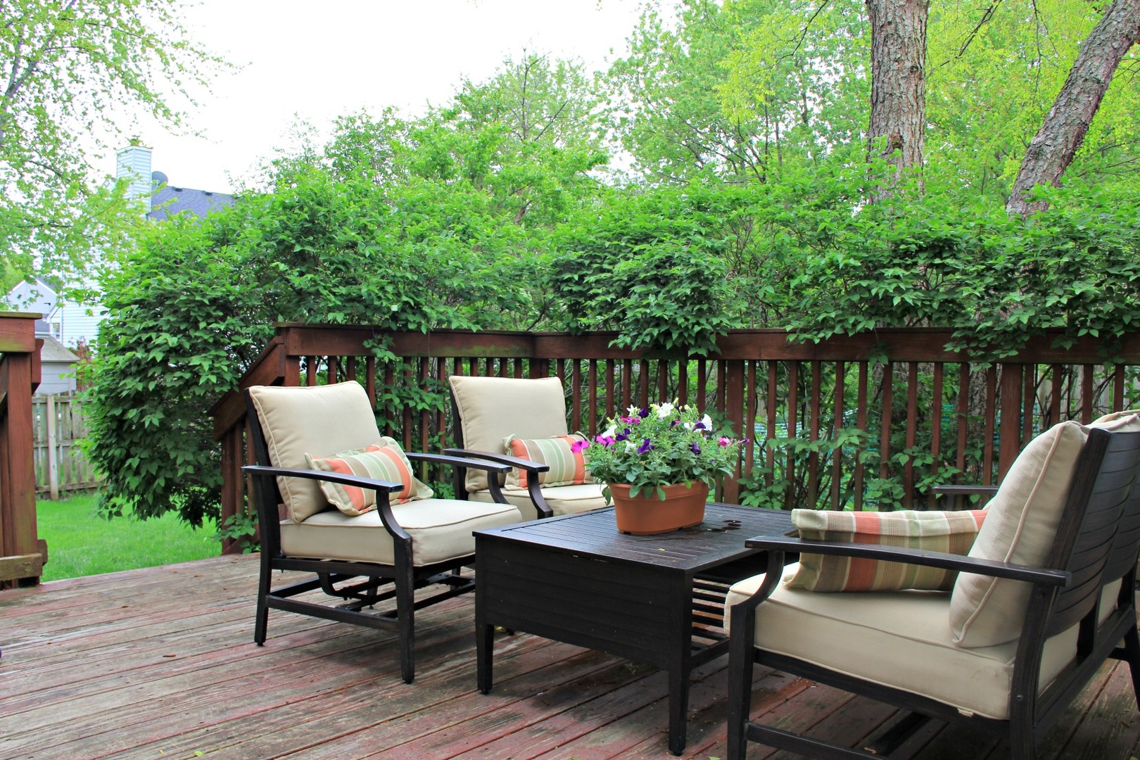 1316 Giese Road Batavia, IL 60510 - Photo 24 of 28 a view of a table and chairs in the patio