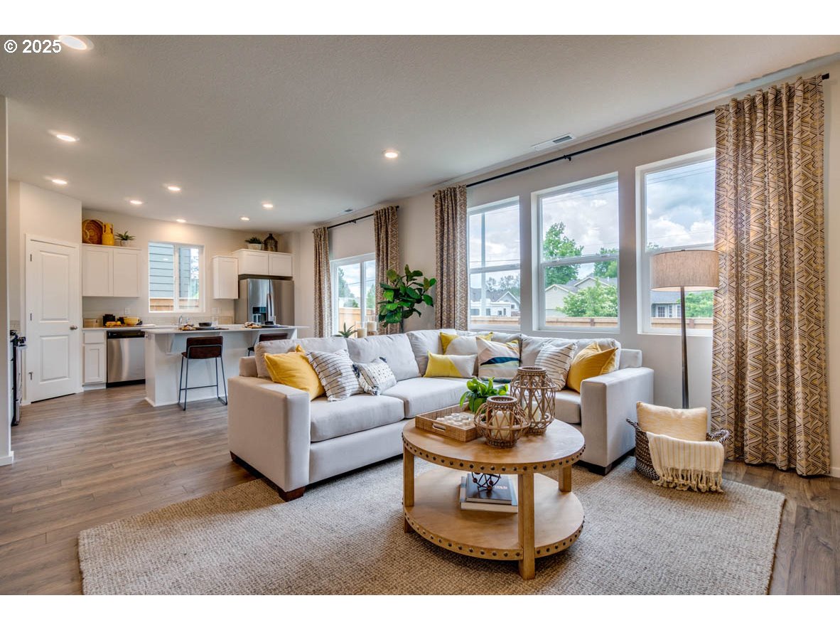 410 Reno Street Northeast Salem, OR 97301 - Photo 9 of 30 a living room with furniture and a large window