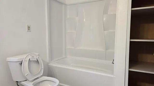 $304,900 | 2902 South 124th Street, West Allis, WI 53227