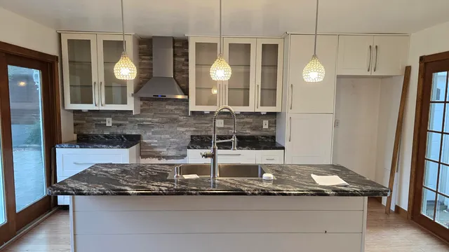 $304,900 | 2902 South 124th Street, West Allis, WI 53227