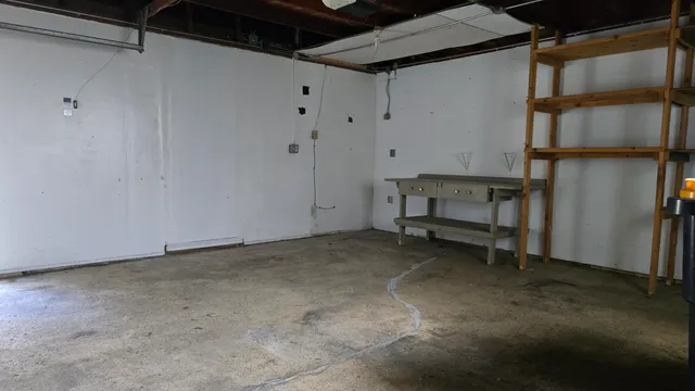 $304,900 | 2902 South 124th Street, West Allis, WI 53227