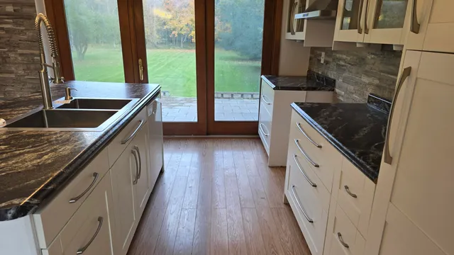 $304,900 | 2902 South 124th Street, West Allis, WI 53227