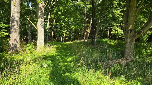 $304,900 | 2902 South 124th Street, West Allis, WI 53227