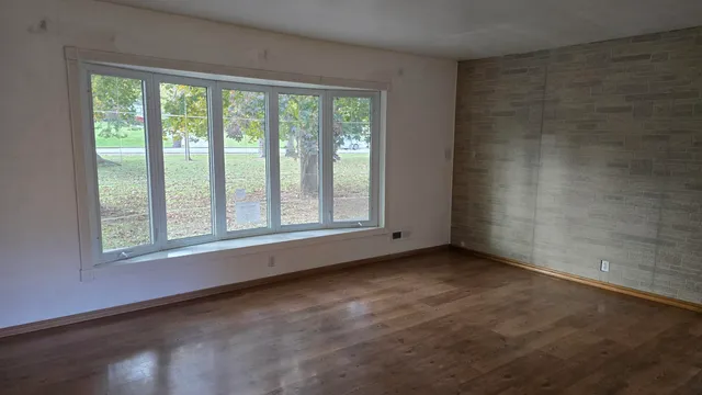 $304,900 | 2902 South 124th Street, West Allis, WI 53227