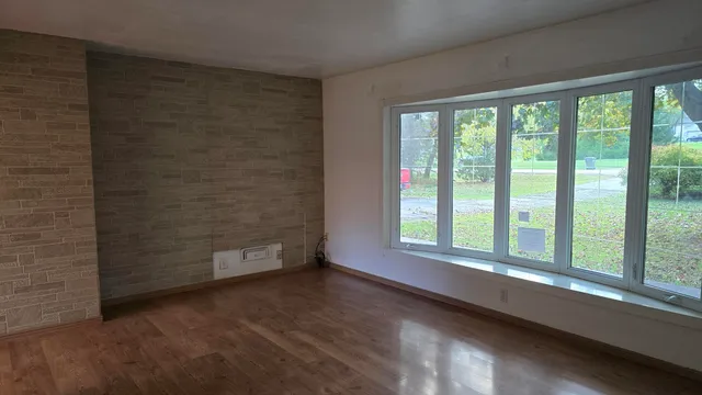 $304,900 | 2902 South 124th Street, West Allis, WI 53227