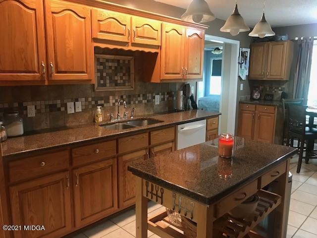 251 Lite-N-Tie Road Gray, GA 31032 - Photo 19 of 37 20 Kitchen