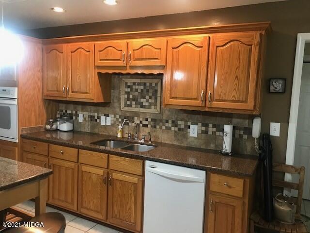 251 Lite-N-Tie Road Gray, GA 31032 - Photo 20 of 37 21 Kitchen