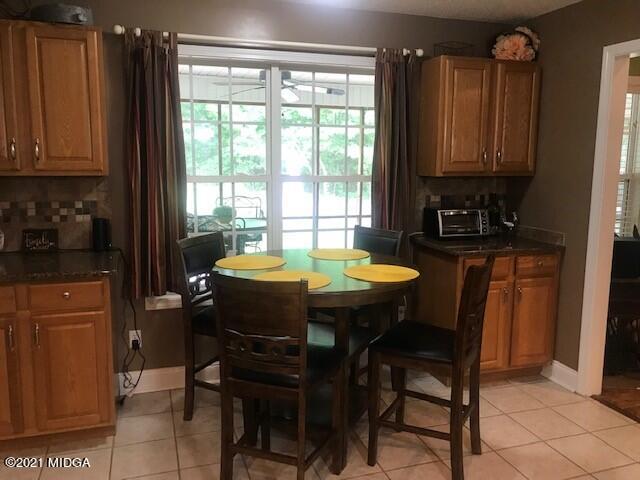 251 Lite-N-Tie Road Gray, GA 31032 - Photo 21 of 37 22 Kitchen Breakfast Area