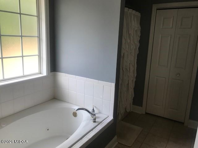 251 Lite-N-Tie Road Gray, GA 31032 - Photo 27 of 37 29 Master Bath