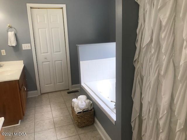 251 Lite-N-Tie Road Gray, GA 31032 - Photo 28 of 37 30 Master Bath