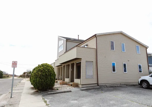 $415,000 | 3600 Ocean Avenue, Unit 4, Brigantine, NJ 08203