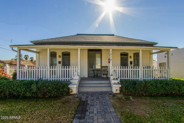 $1,499 | 1015 West Woodland Avenue, Unit 8, Phoenix, AZ 85007