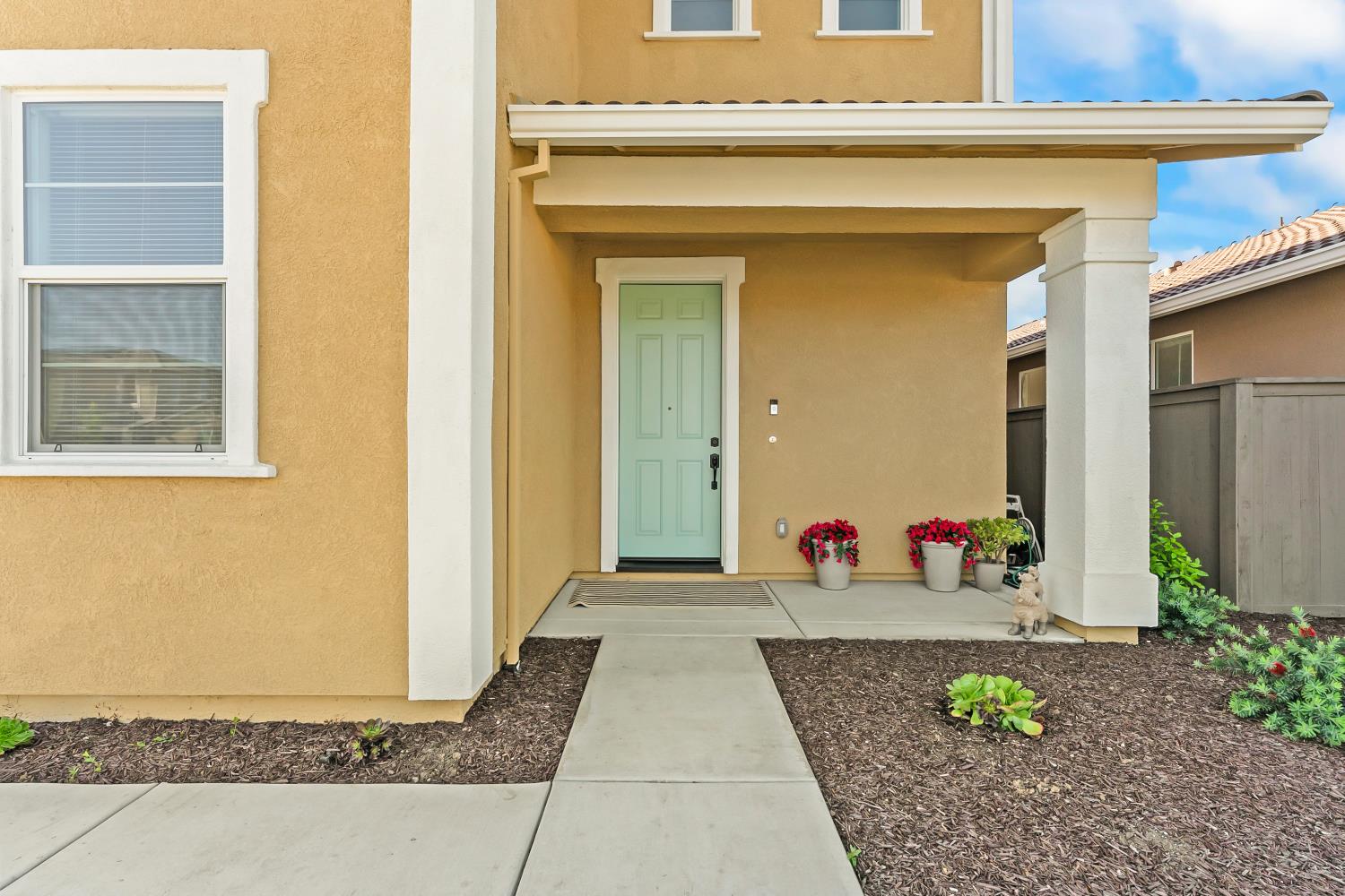 1100 Rio Del Oro Way Olivehurst, CA 95961 - Photo 3 of 55