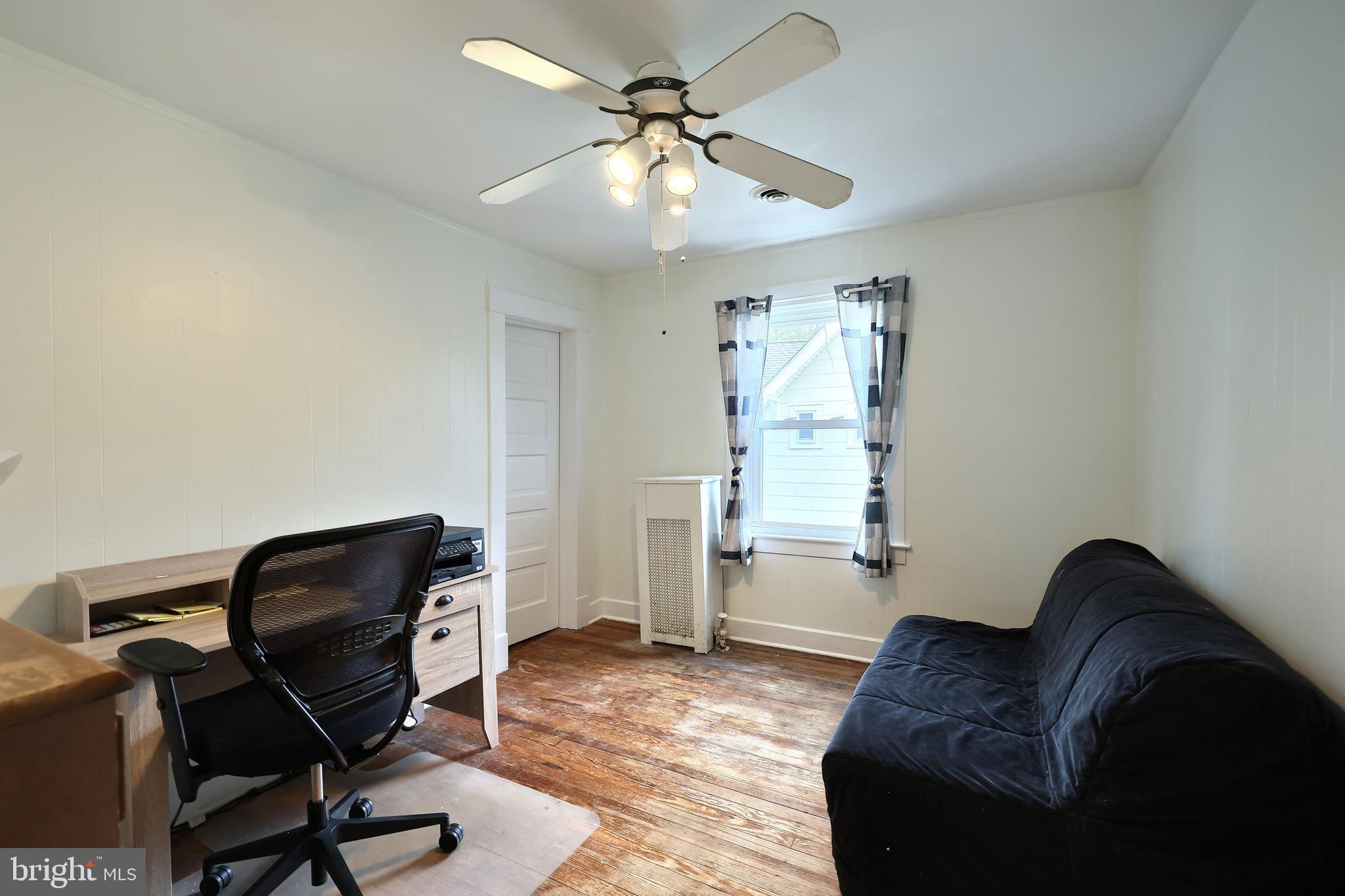 615 Dunkirk Road Baltimore, MD 21212 - Photo 21 of 45 a living room with furniture