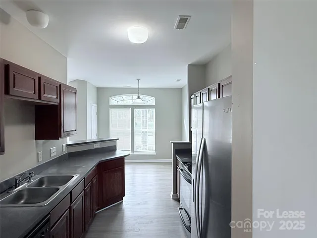 $1,575 | 4917 Sunburst Lane, Charlotte, NC 28213